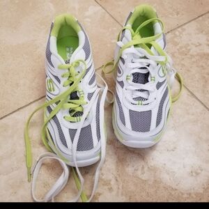 Brand New with tags skechers shoes size 7